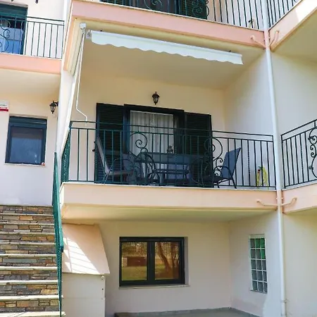 Louvis House