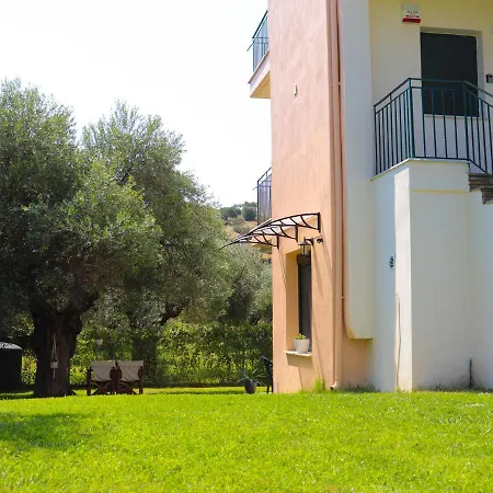 Louvis House *